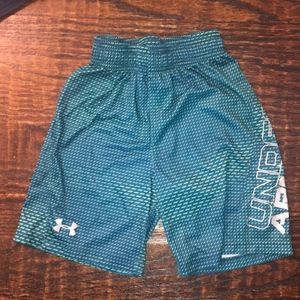 Under Armour boys short size 6